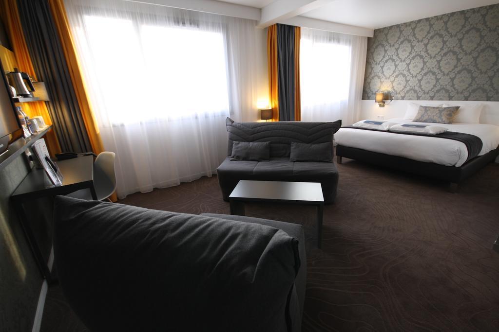 Hotel Kyriad Tours St Pierre Des Corps Gare Saint-Pierre-des-Corps Exterior foto